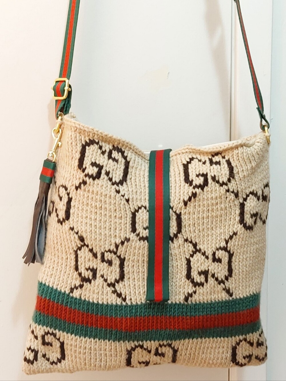 NEW  Beige Knit Crossbody Bag     GG Web Design Green-Red Stripe Crossbody Strap